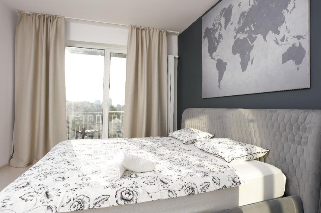 2 Bedroom Apartment With Amazing View In City Center Bucharest Luaran gambar