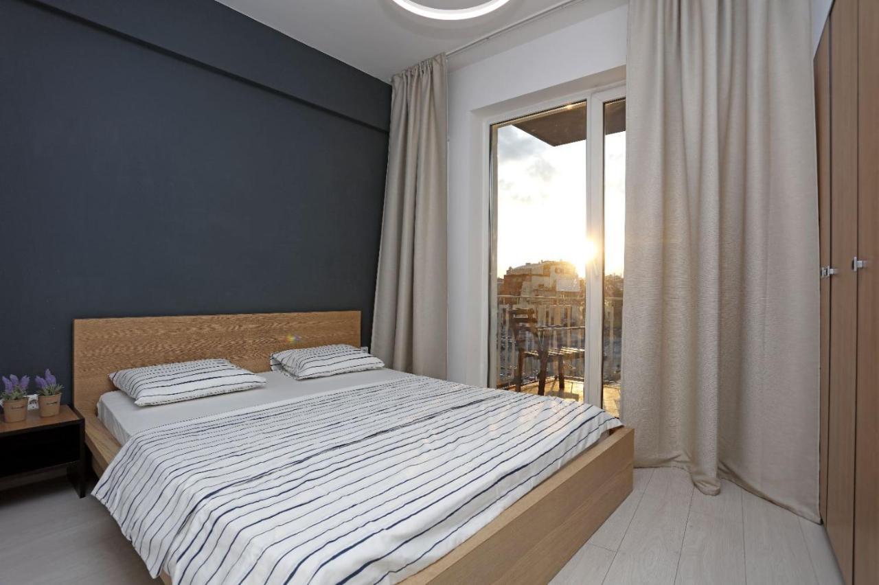 2 Bedroom Apartment With Amazing View In City Center Bucharest Luaran gambar